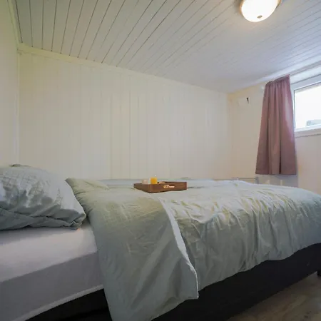 Apartman Spacious 3-br Apartment- 4 Min Drive To Helgelandstrappa *